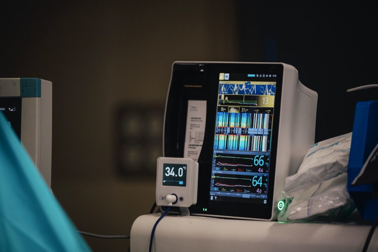 FYConsulting - Section with Video/Image